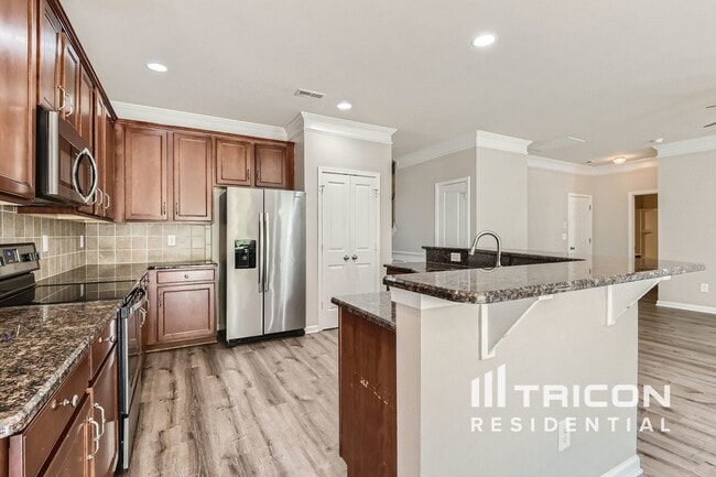 Building Photo - 1804 Hoosac Dr