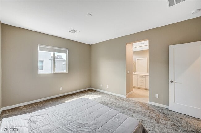 Building Photo - 9864 Kings Glen St