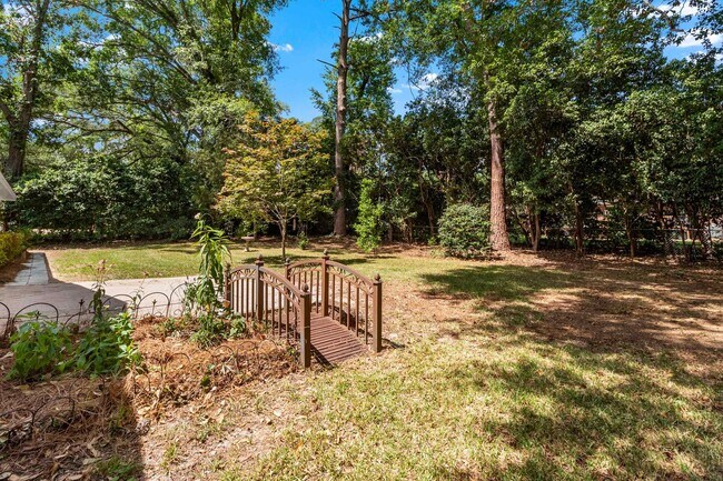 Building Photo - 3108 Briarwood Dr