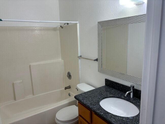 Building Photo - 240 N Bayshore Blvd