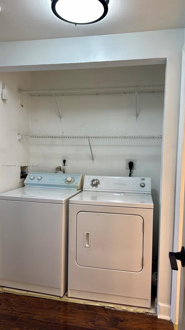 Building Photo - 2201 W Preserve Way