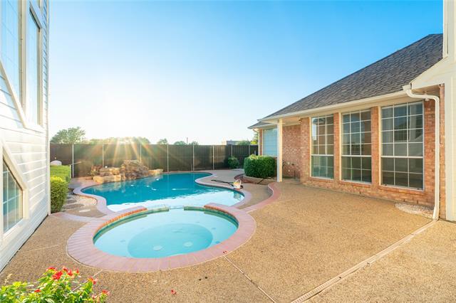 Building Photo - 4465 Longfellow Dr