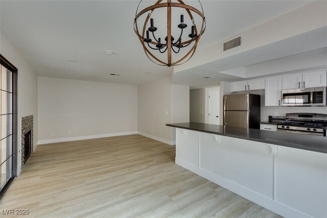 Building Photo - 2337 Chatfield Dr