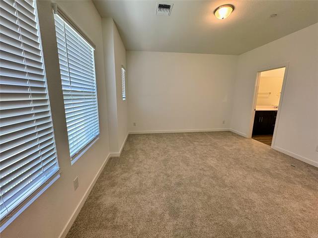 Building Photo - 5720 Lakeview Dr