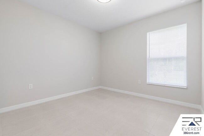 Building Photo - FULLY FENCED, LIKE NEW 3/2/1 TOWNHOUSE ON A CUL DE SAC IN BEAUTIFUL SEMINOLE WOODS