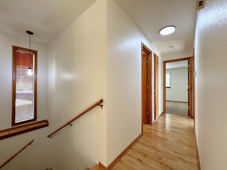Building Photo - 2909 N Hillway Dr