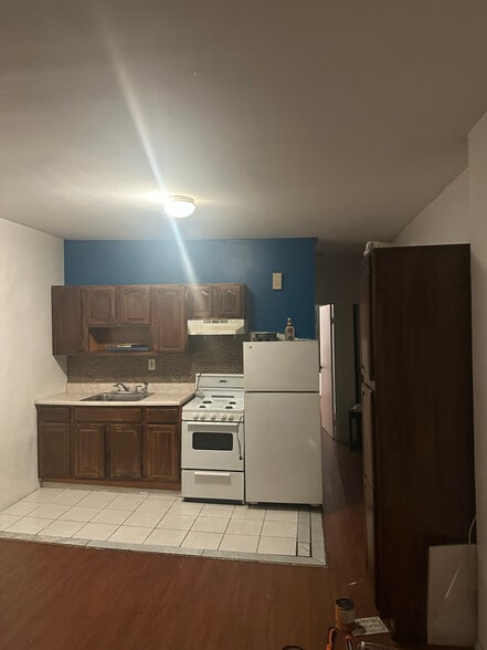 Building Photo - 747 Quincy St