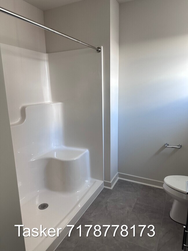 Building Photo - 7244 White Oak Blvd