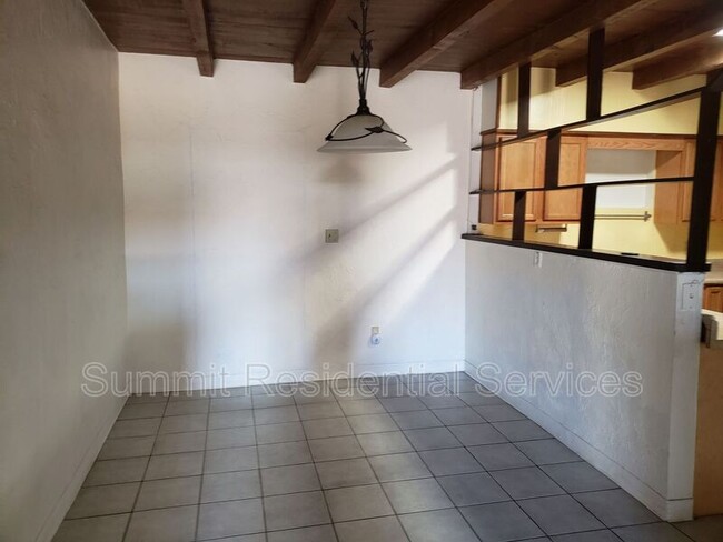 Building Photo - 3026 E Alta Vista St