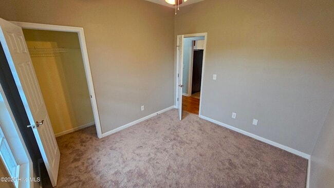 Building Photo - 300 Buoy Ct