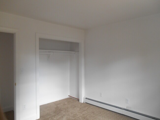 Building Photo - 14 Highland Ave