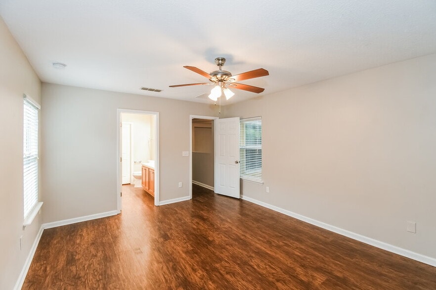 Building Photo - 3859 Marsh Bluff Dr