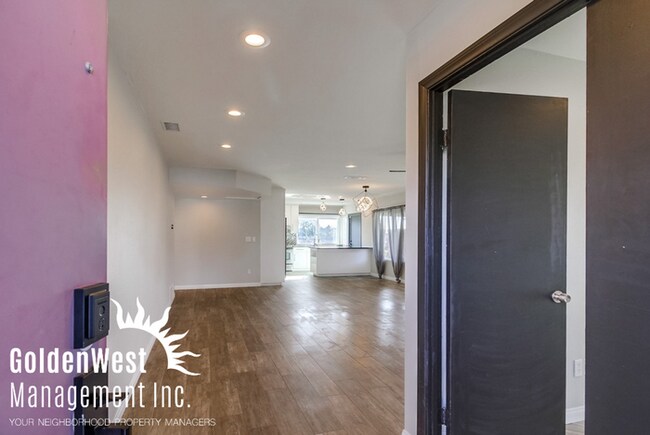 Building Photo - Updated 3Bdm 2Ba Single-Family Home in Paradise Hills!
