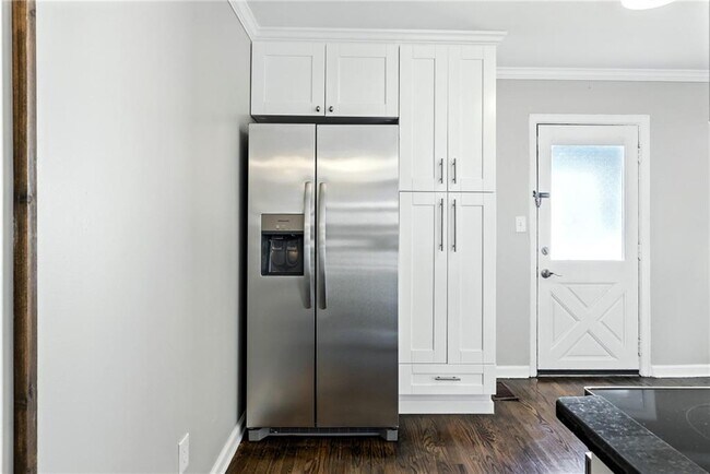 Building Photo - 1411 Mercer Ave