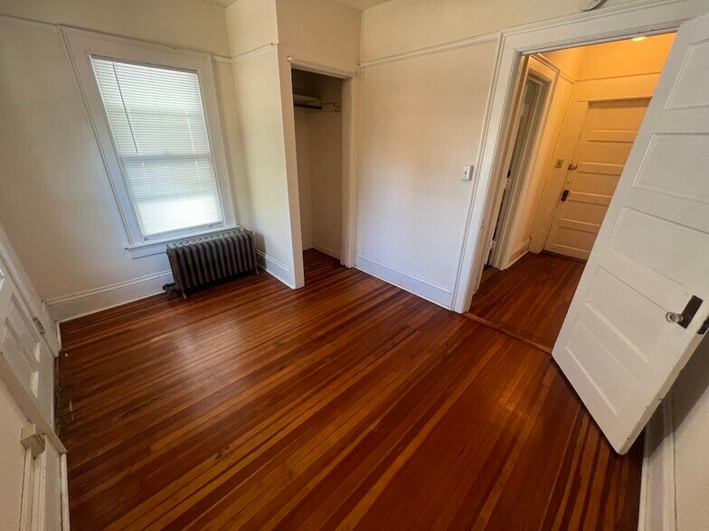 Building Photo - 928 Spaight St