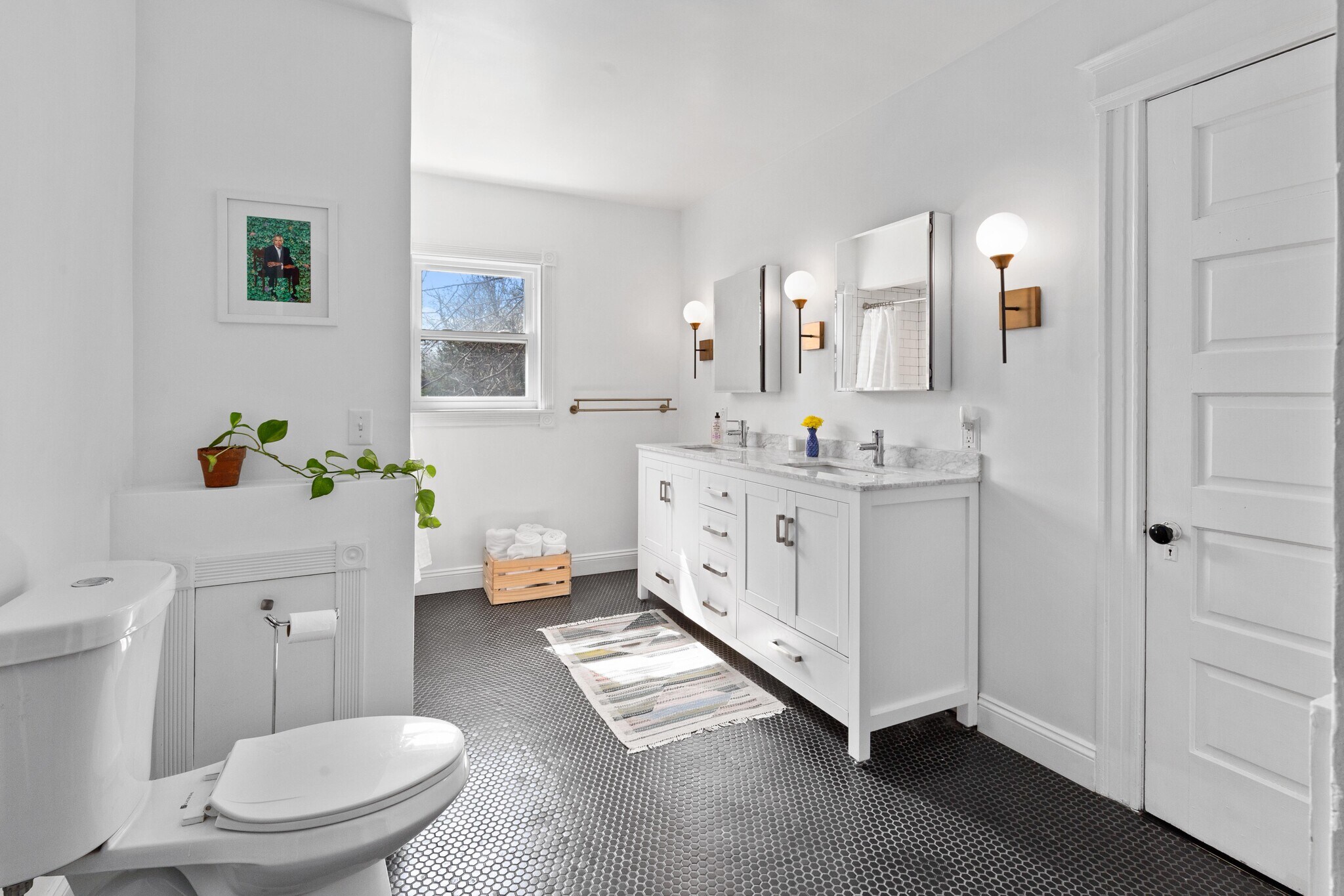 Building Photo - 1531 Vinewood St