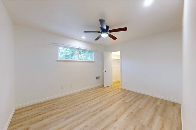 Building Photo - 5731 S Braeswood Blvd