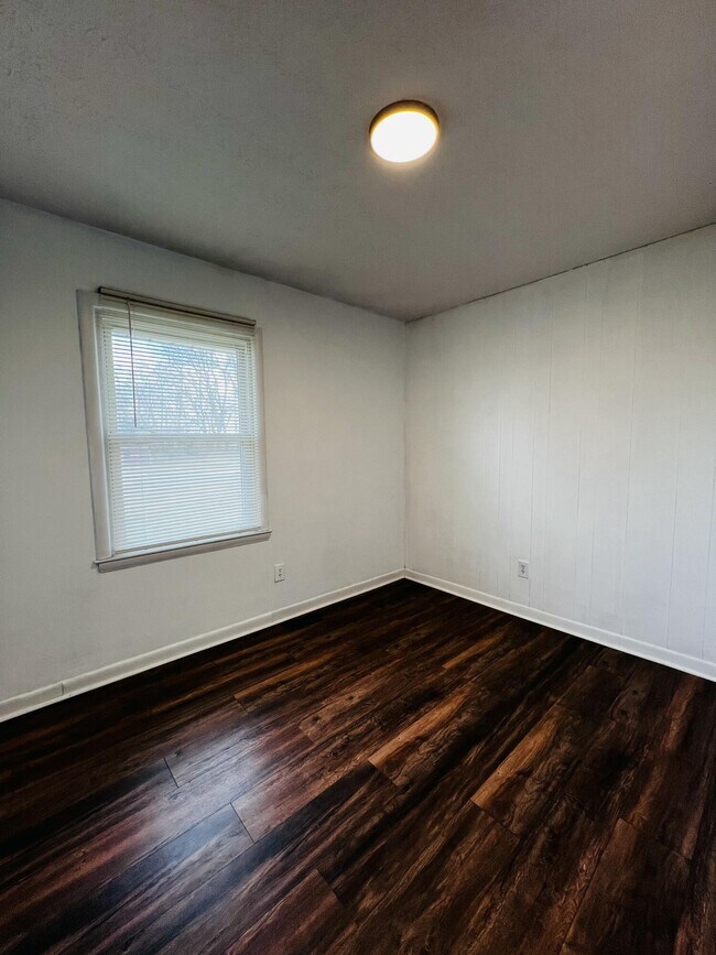 Building Photo - 1230 Trent Blvd