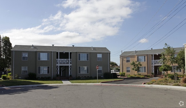 Building Photo - Garden Villas Apartments