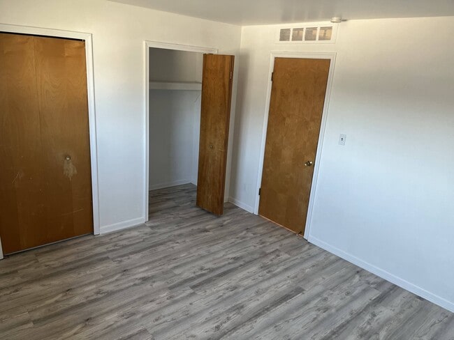 Building Photo - 31914 Harper Ave