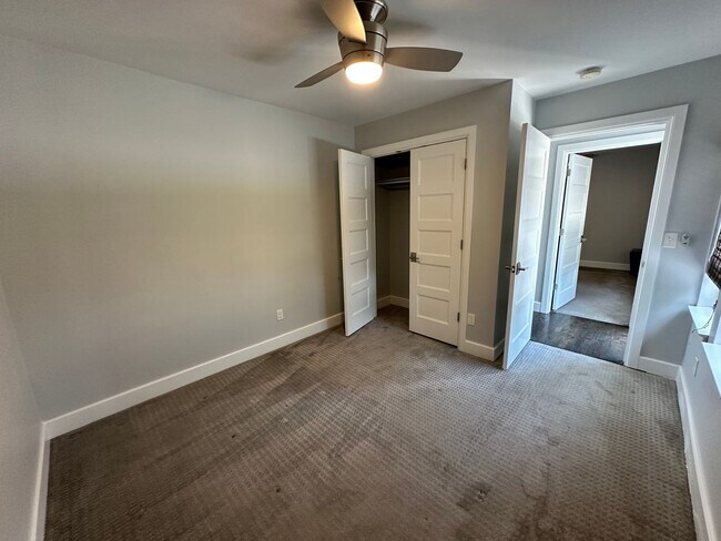 Building Photo - For Rent: Updated 3 Bed, 1.5 Bath Split-Le...