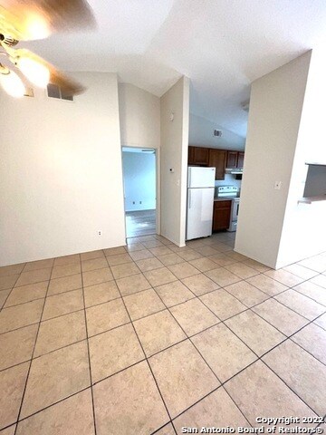 Building Photo - 117 Whisper Way