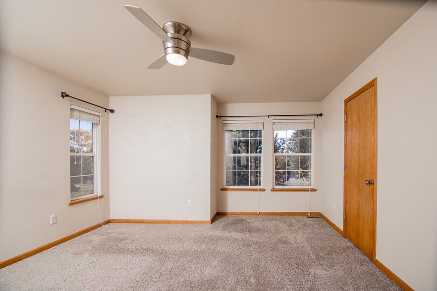 Master Bedroom - 1115 W Swallow Rd