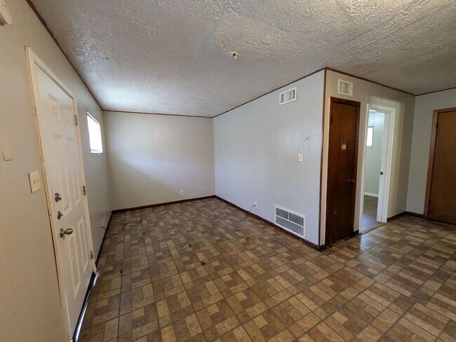Building Photo - 4619 Hartel St