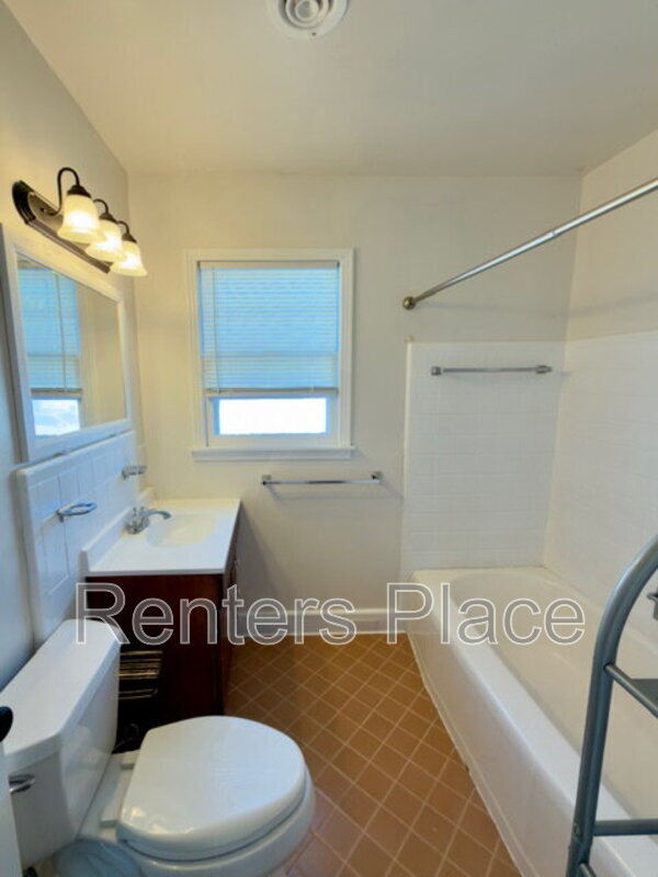 Building Photo - 431 S 109th E Ave