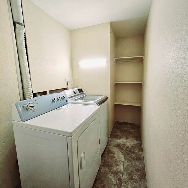 Building Photo - 4-Bedroom Home in Briargate Neighborhood!