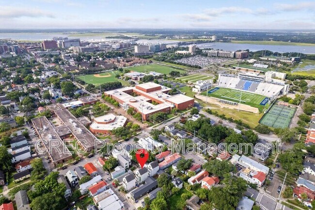 Building Photo - 3 1/2 Maranda Holmes St