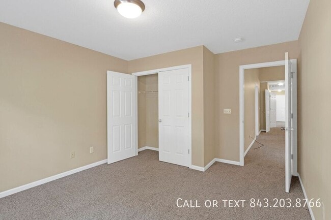Building Photo - 7885 Park Gate Dr