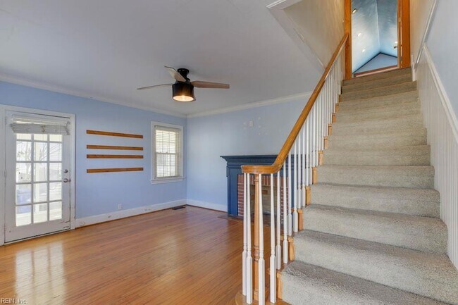 Building Photo - 407 Russell St