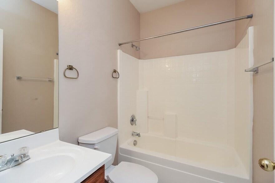 Building Photo - 6933 S 37th Dr