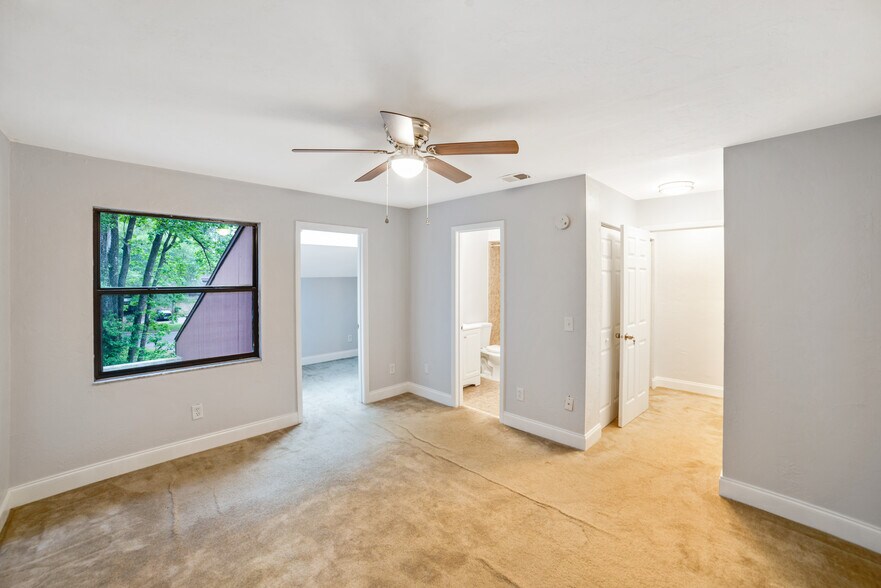 Building Photo - 4307 SW 70th Ter