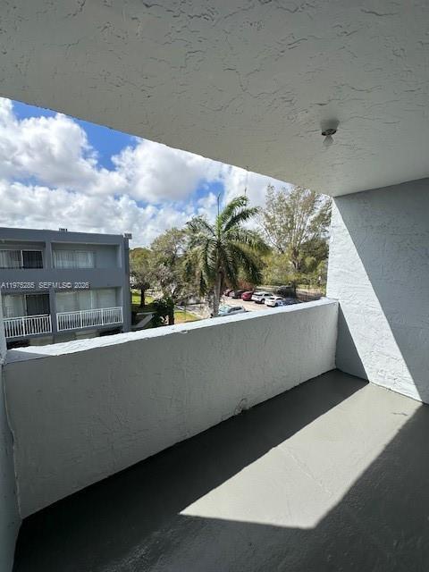 Building Photo - 9373 Fontainebleau Blvd