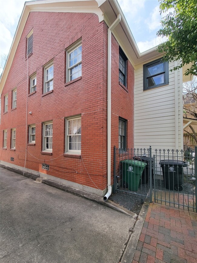 Building Photo - 1728 Hawthorne St