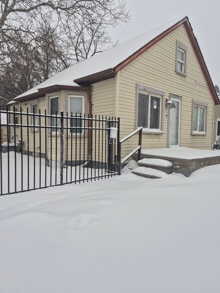 Building Photo - 12375 Prospect Ave