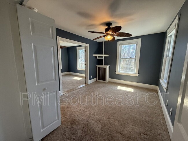 Building Photo - 86 School St