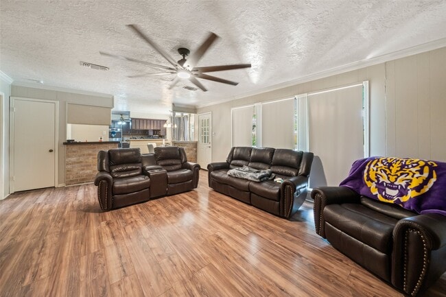 Building Photo - 715 Marne Ln