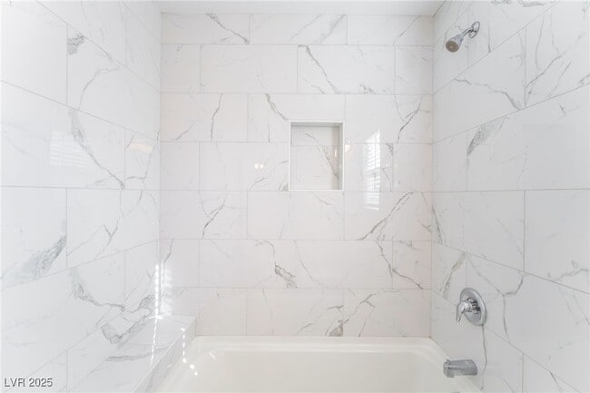 Building Photo - 1416 Cholla Way