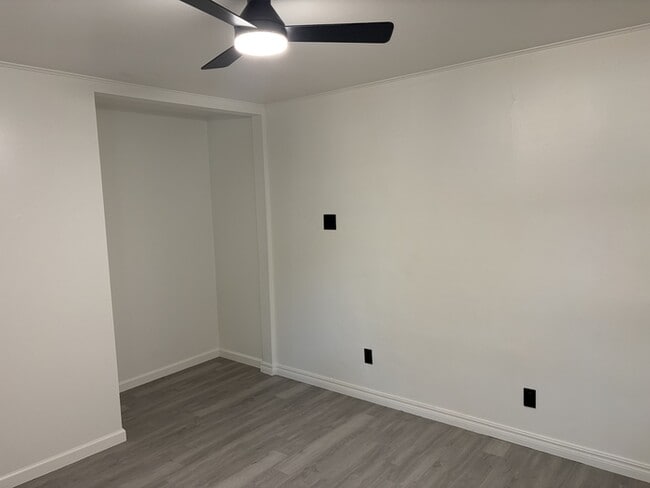 Building Photo - 1417 Oxford Way