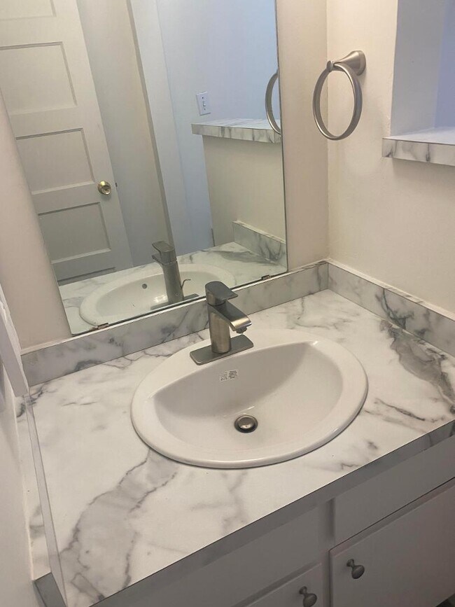 Building Photo - 4140 E Cliffside Trail