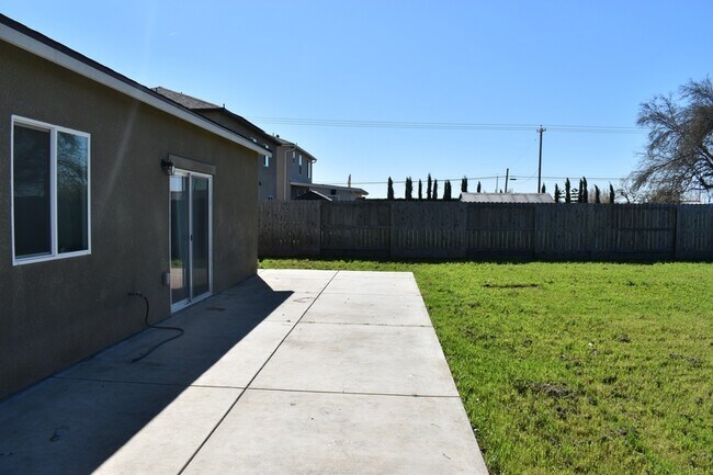 Building Photo - 31 Medieval St