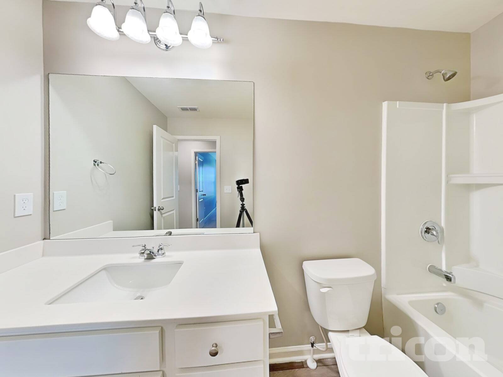 Building Photo - 109 Hyde Pk