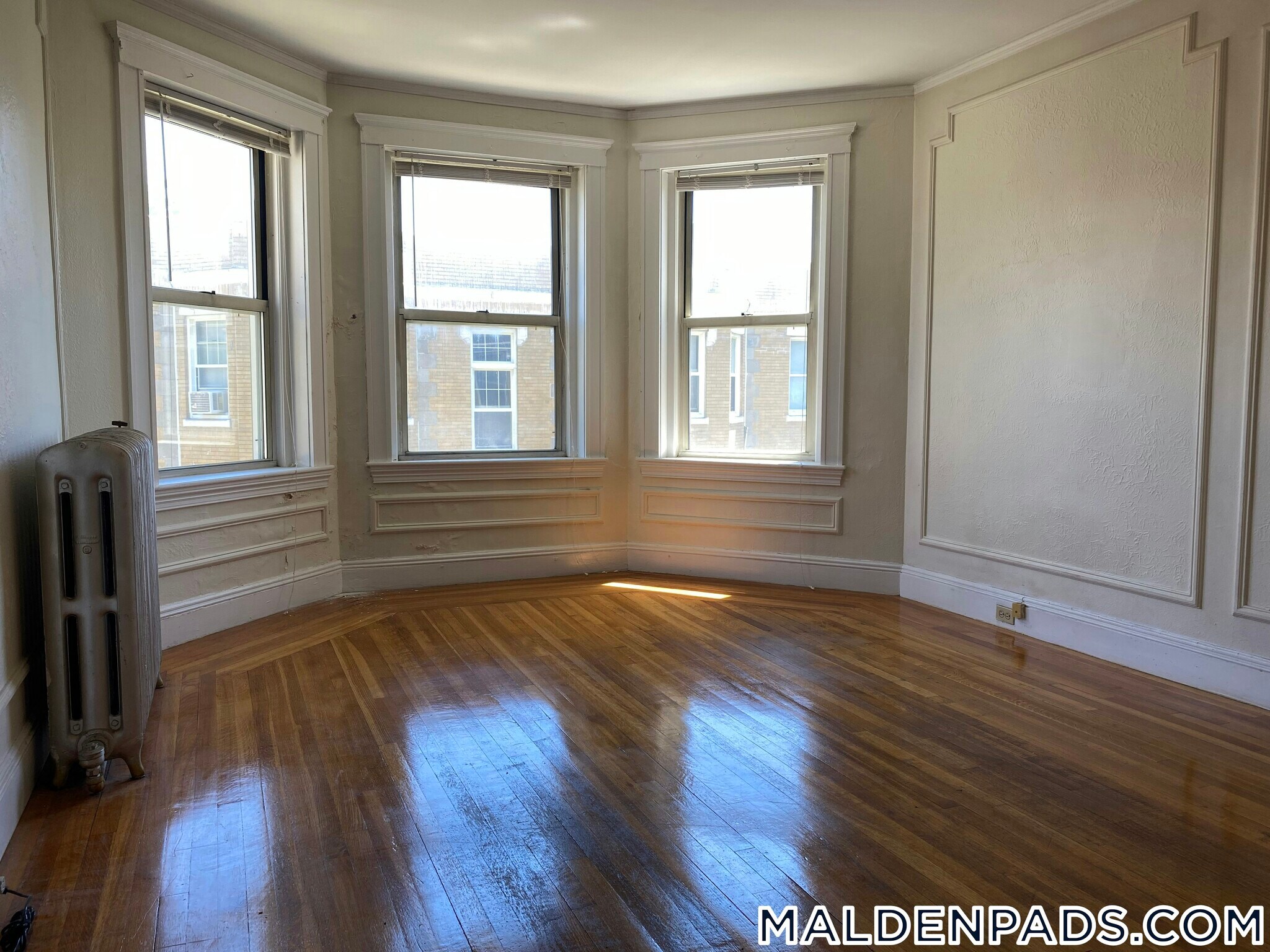 Building Photo - 92 Maple St