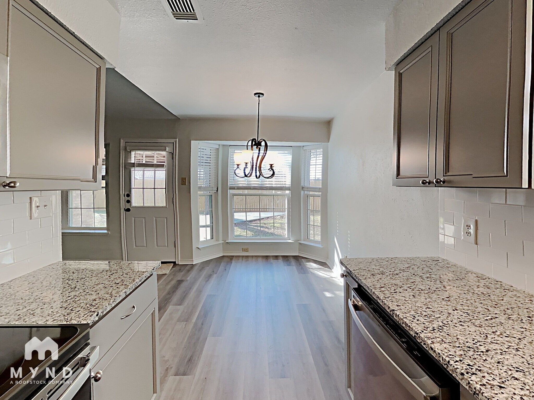 Building Photo - 220 Bonavista Way