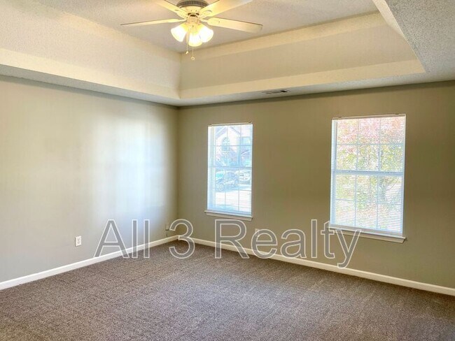 Building Photo - 2024 Smithfield Ave