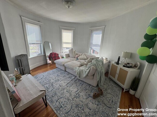 Building Photo - 4 bedroom in Boston MA 02127