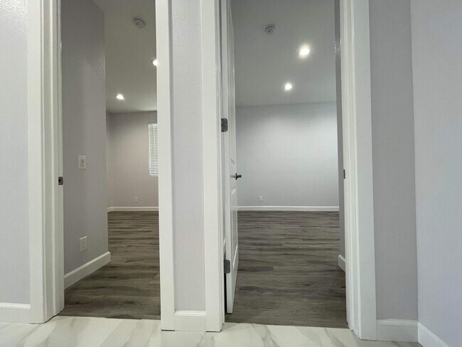 Building Photo - 15410 Firmona Ave